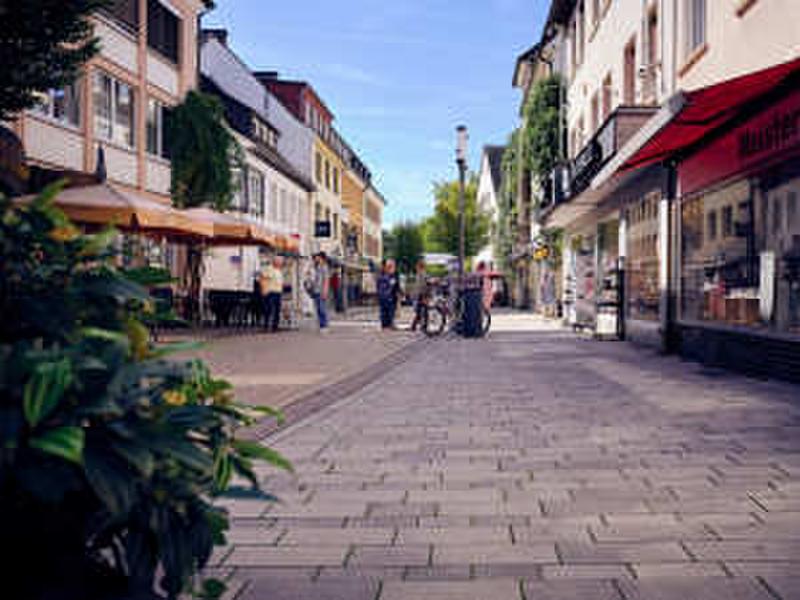 Fußgängerzone Kölner Straße © Monokultur-Studio - Björn Bernhardt Fußgängerzone Kölner Straße © Monokultur-Studio - Björn Bernhardt
